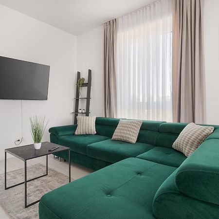 Blanco Apartment Oradea Exterior photo